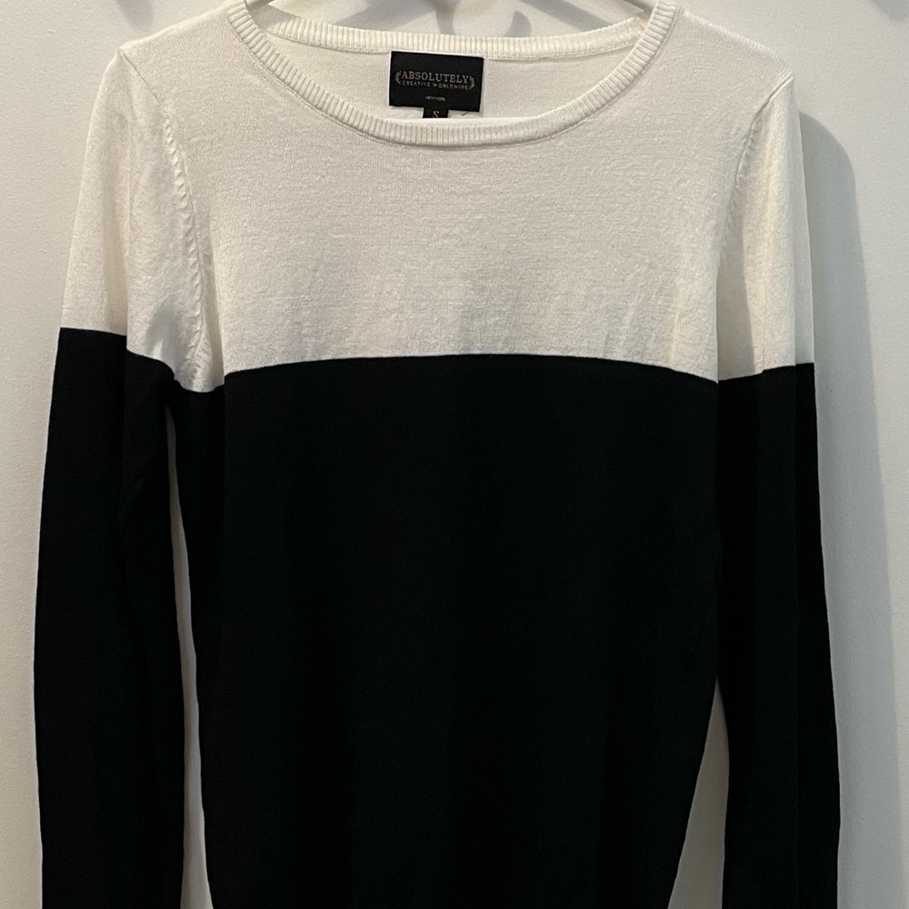(EUC) Absolutely Creative Worldwide Sweater